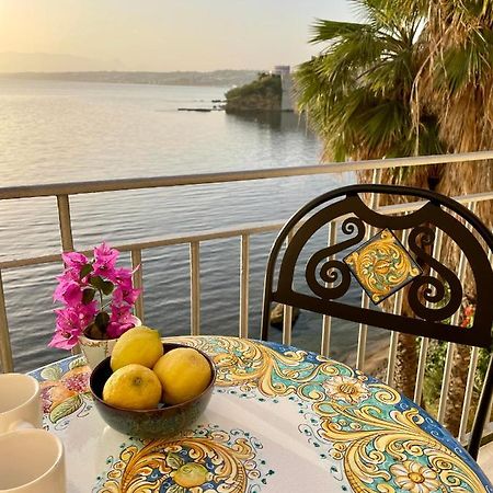 Апартаменты Castello A Mare Кастелламмаре-дель-Голфо Экстерьер фото