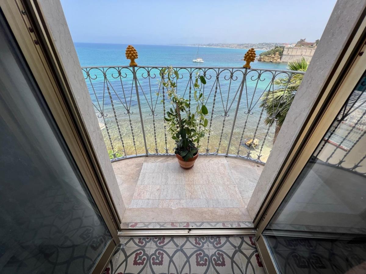 Апартаменты Castello A Mare Кастелламмаре-дель-Голфо Экстерьер фото