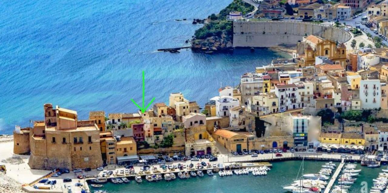 Апартаменты Castello A Mare Кастелламмаре-дель-Голфо Экстерьер фото