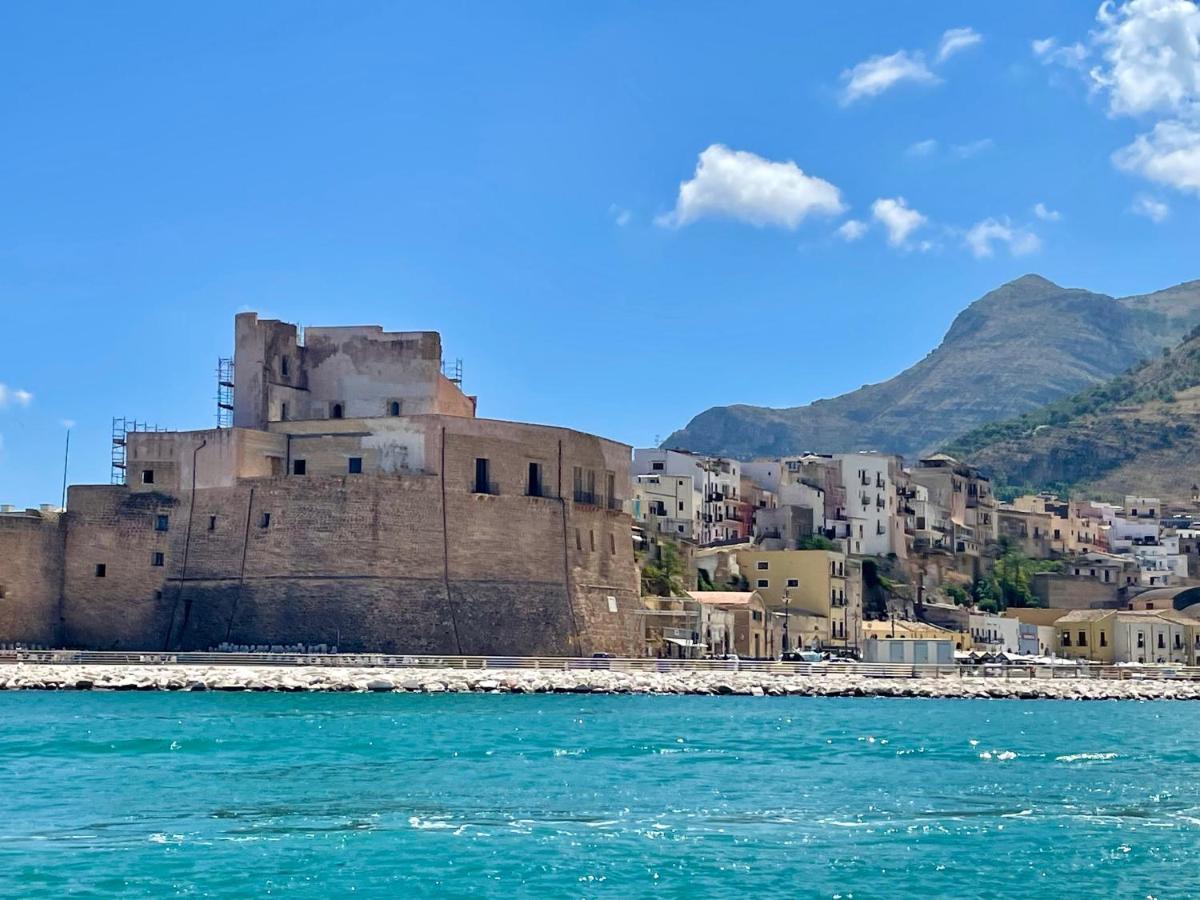 Апартаменты Castello A Mare Кастелламмаре-дель-Голфо Экстерьер фото