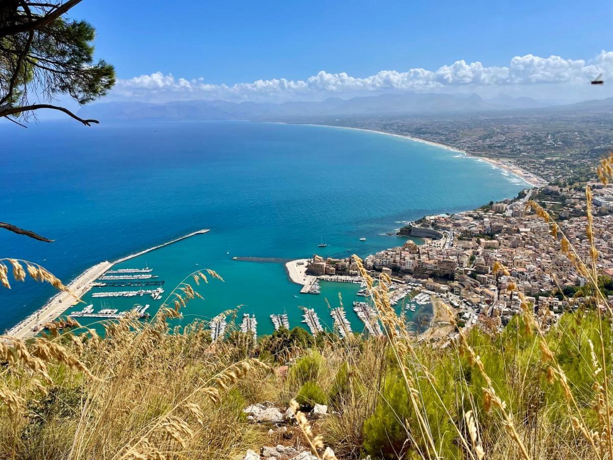 Апартаменты Castello A Mare Кастелламмаре-дель-Голфо Экстерьер фото